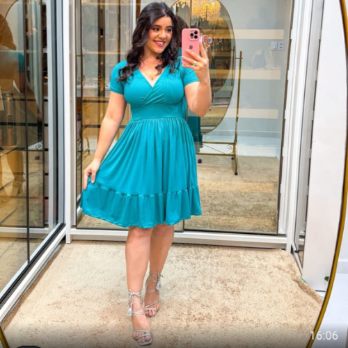 Vestido Azul Turquesa Babado Decote V Manga Curta